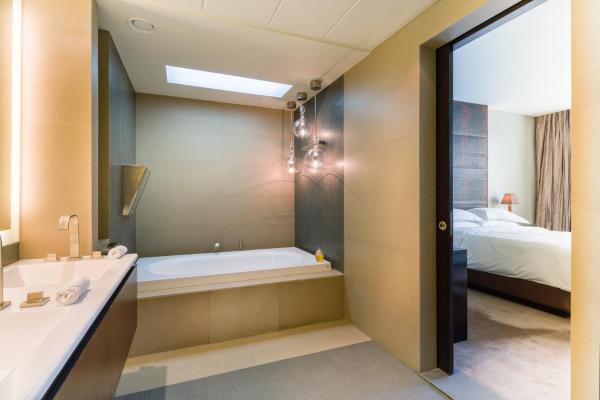 Room image 2